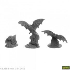 7058 : Giant Bats (3). High quality plastic miniature suitable for wargaming and fantasy tabletop rpg games.