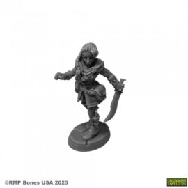 7098 : Emrul - Half Orc Rogue. High quality plastic miniature suitable for wargaming and fantasy tabletop rpg games.