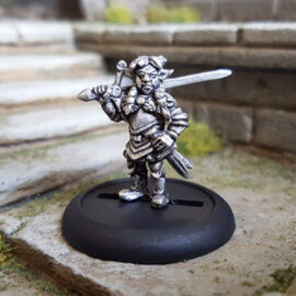 MH108 : Female Gnome Fighter. Suitable for wargaming and fantasy tabletop rpg games.
