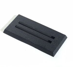 A 50 x 25mm black plastic cavalry slotta base.