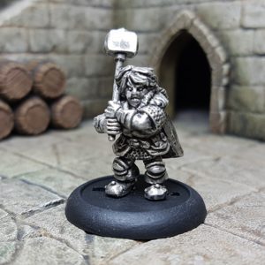 MH106 : Female Dwarf Fighter