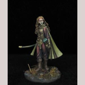 DSM7256 : Female Ranger with Bow