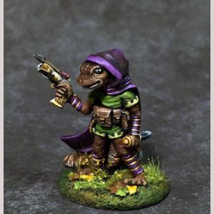 DSM8147 : Gecko Rogue with Hand Crossbow and Dagger
