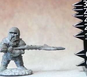 VM33 : Citadel Miniatures Dwarf Adventurer with Halberd